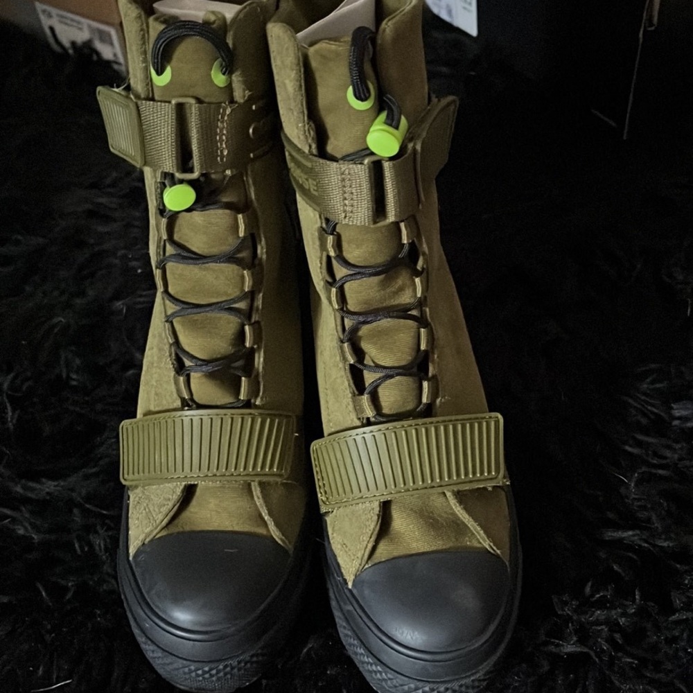 Converse boots